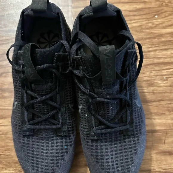 Black nike - Picture 2 of 3